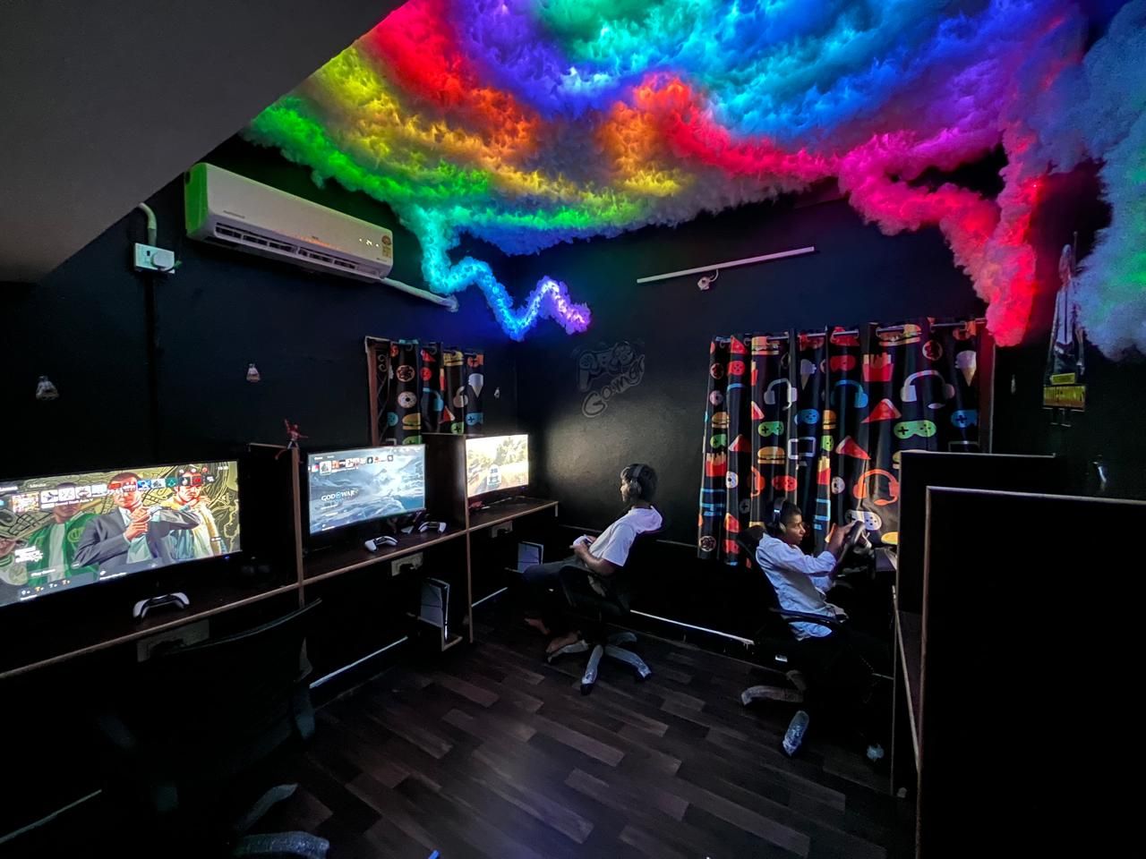 Console bays with cloud ceiling lights at KGG
